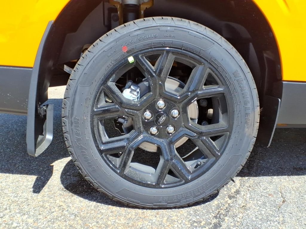 New 2026 Orange Fury Metallic Tri-Coat Ford XLT image 10