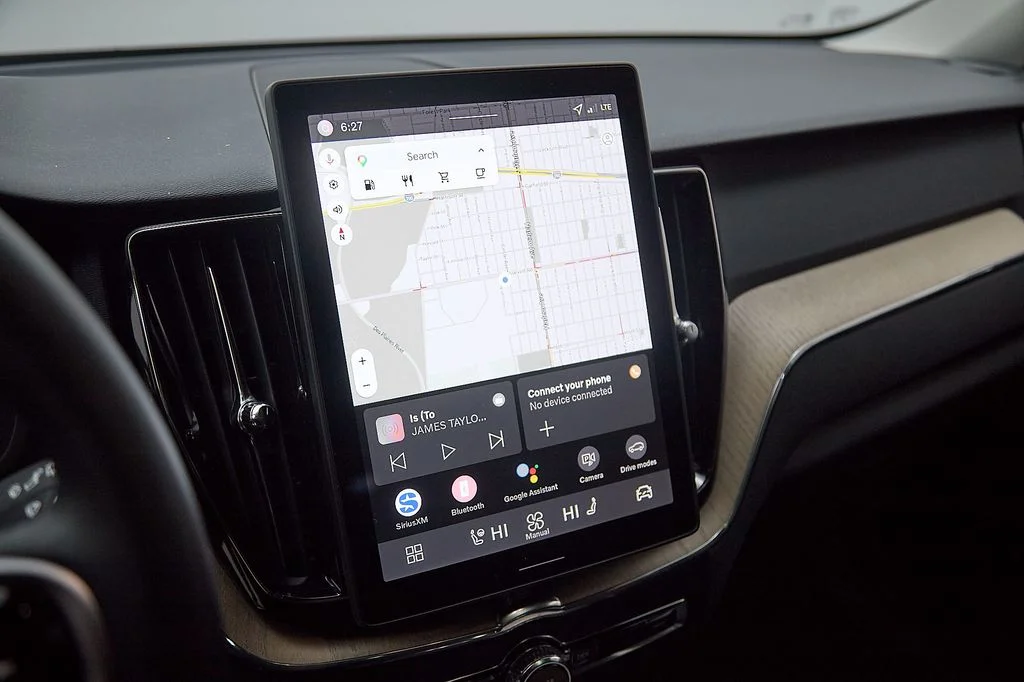 New 2026 Aurora Silver Volvo Plus image 15