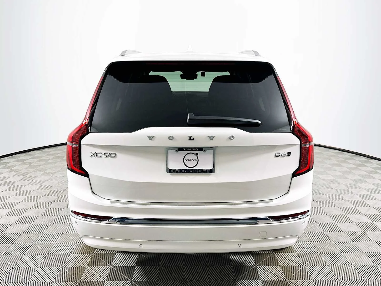Used 2025 Crystal White Volvo Plus image 6