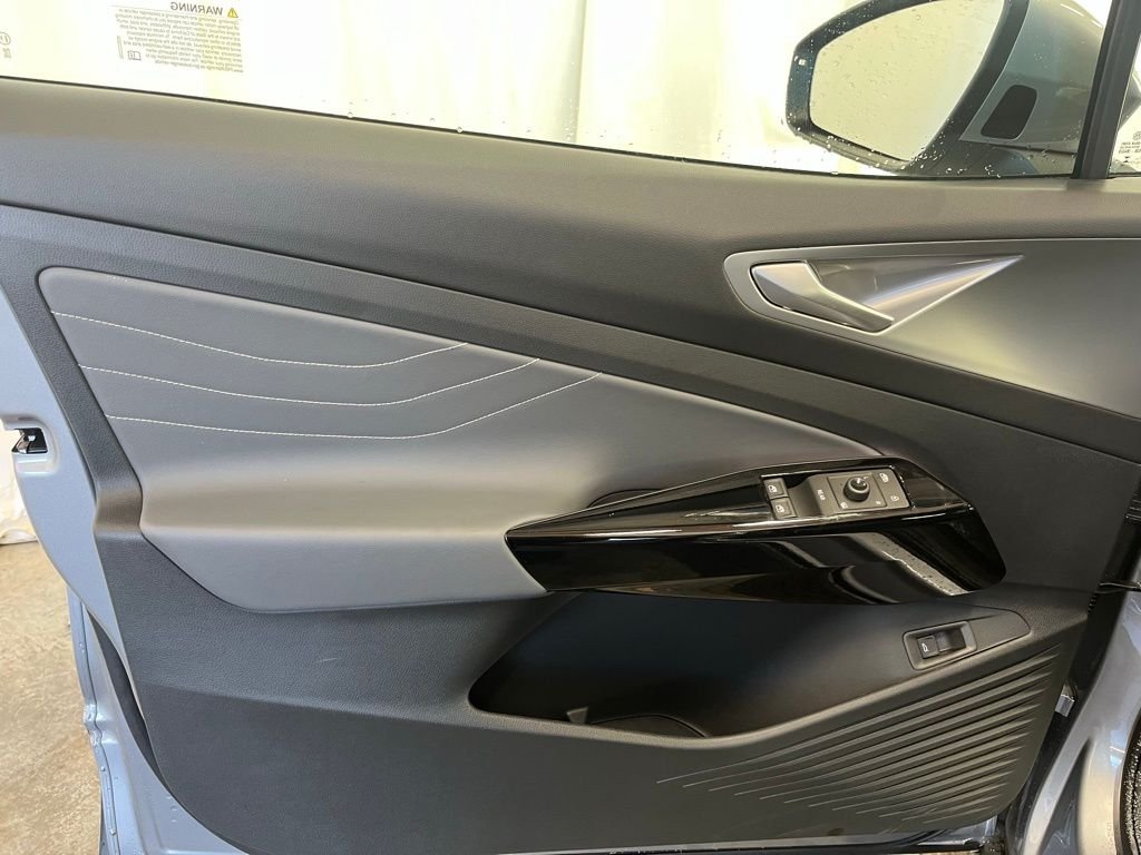 New 2025 Silver Volkswagen Pro S image 9