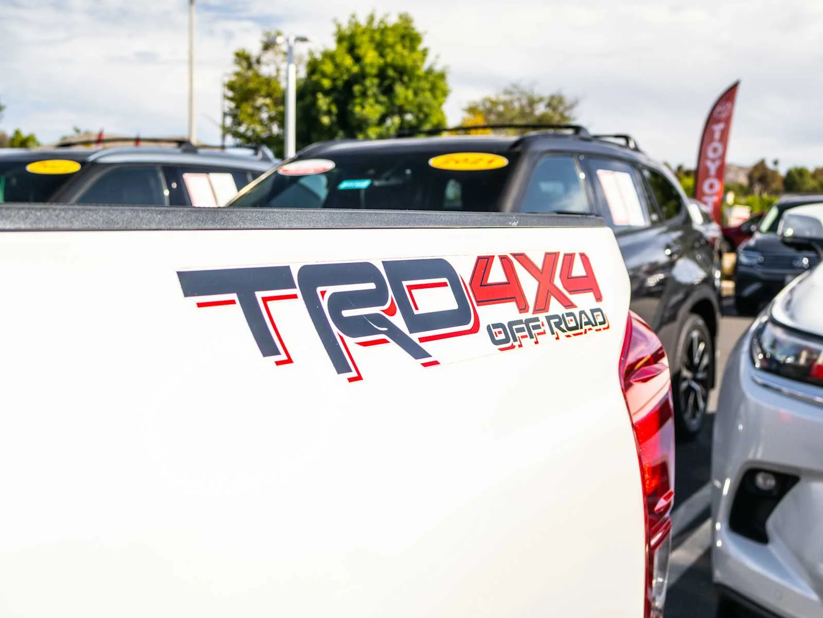 Used 2017 Super White Toyota TRD Off Road image 10