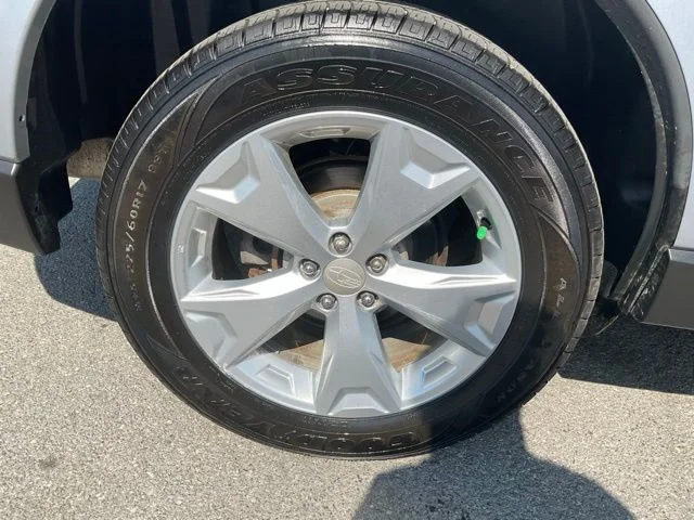 Used 2015 Silver Subaru 2.5i image 20