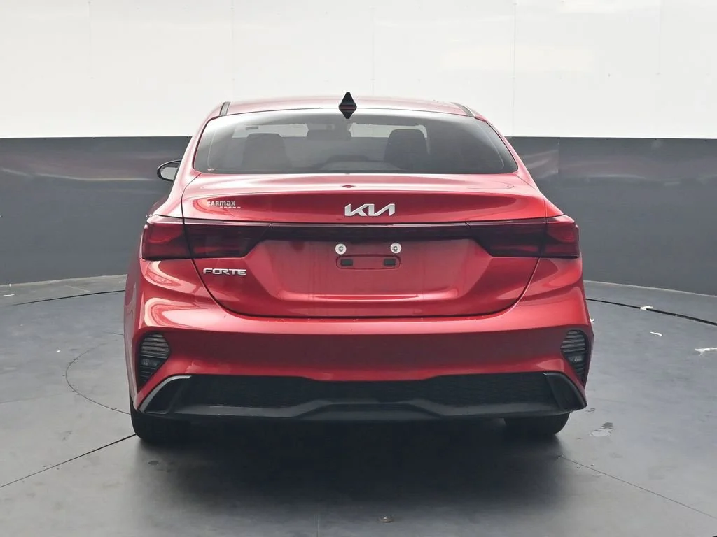Used 2023 Red Kia LXS image 5