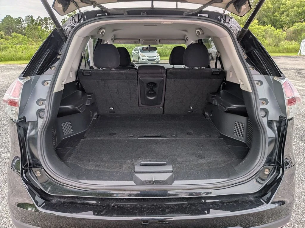 Used 2016 Black Nissan SV image 21