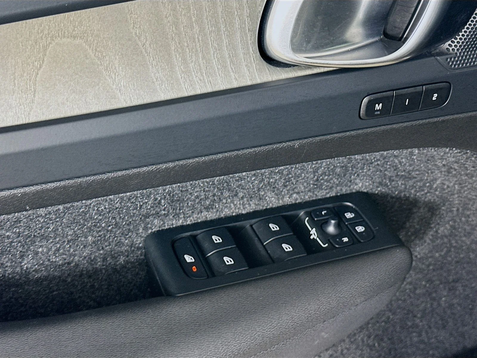 Used 2026  Volvo  image 17