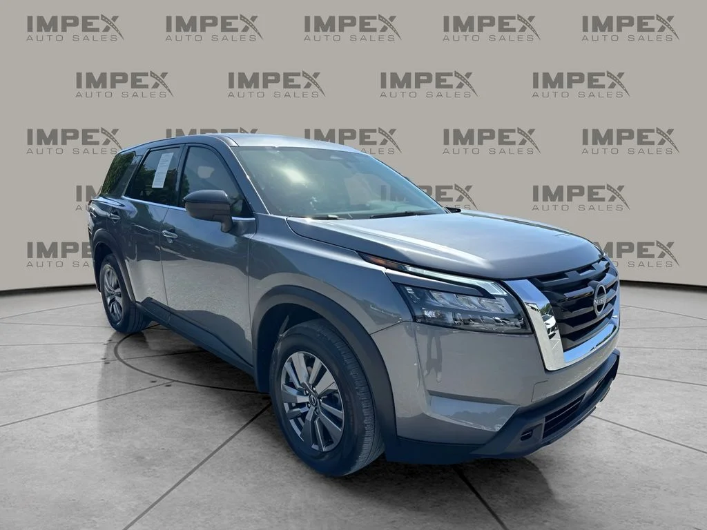 Used 2025 Gray Nissan S image 7