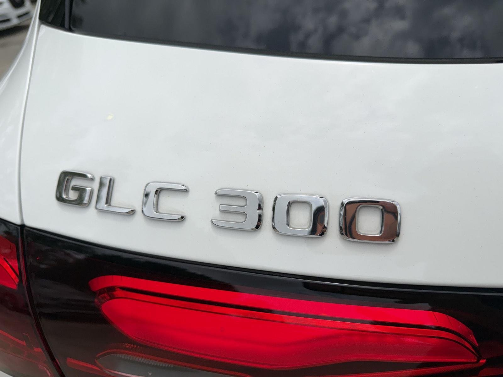 Certified Used 2026 Polar White Mercedes-Benz GLC 300 image 21