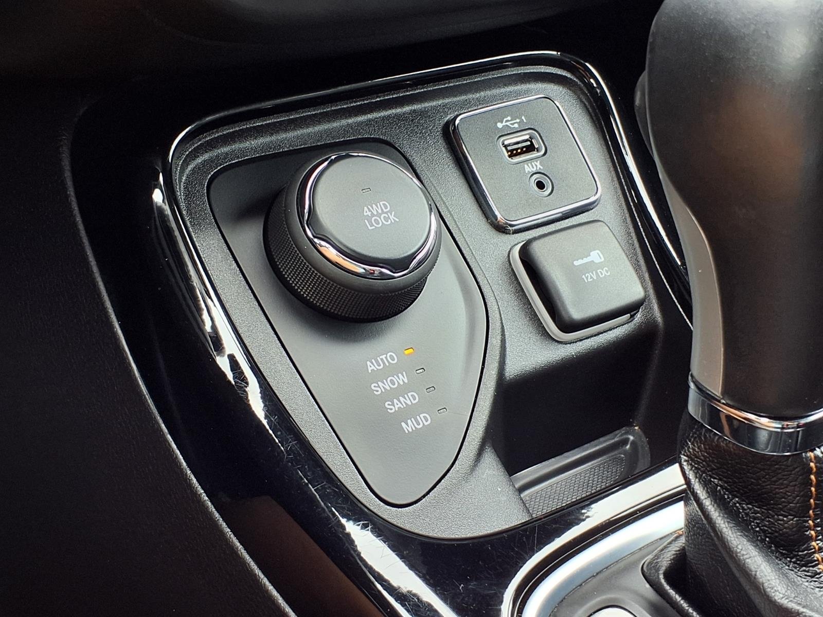 Certified Used 2020 BLUE Jeep Limited image 13
