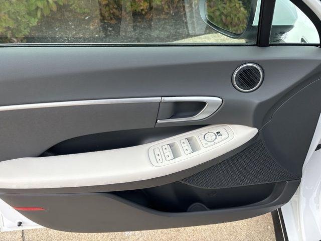 New 2026 Serenity White Hyundai SE image 46
