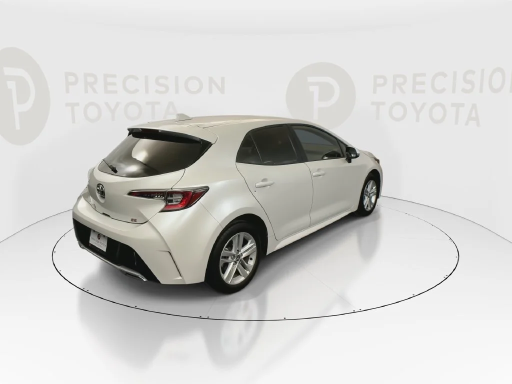 Used 2021 Wind Chill Pearl Toyota SE image 21