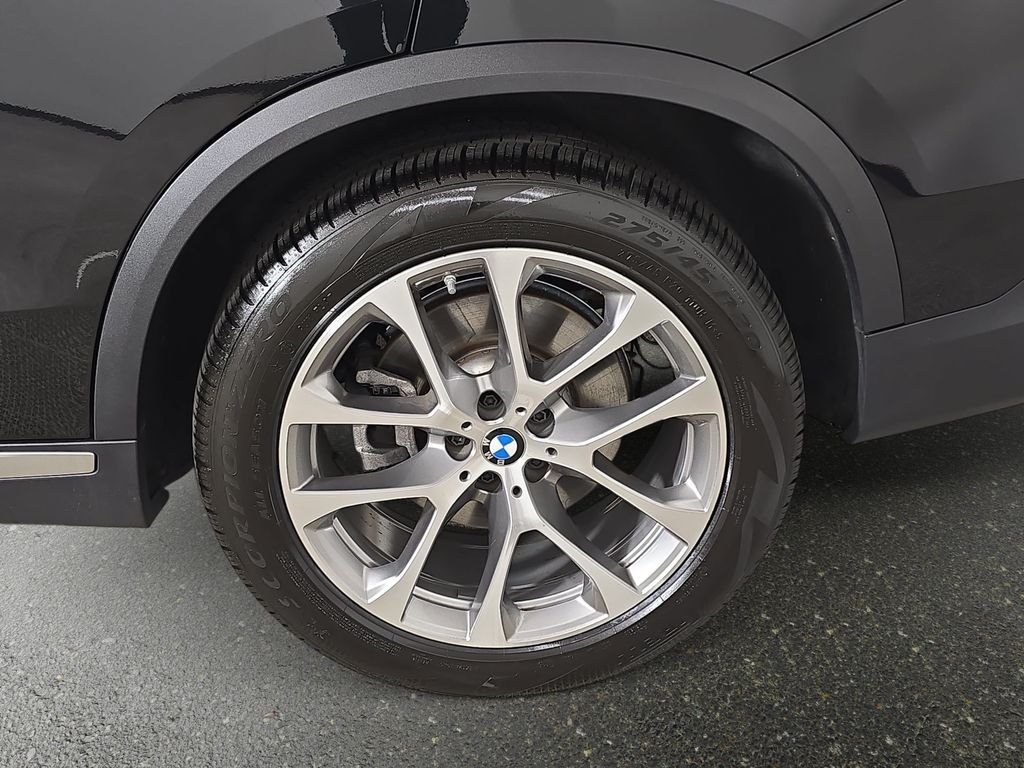 Used 2026 Black Sapphire Metallic BMW xDrive40i image 38