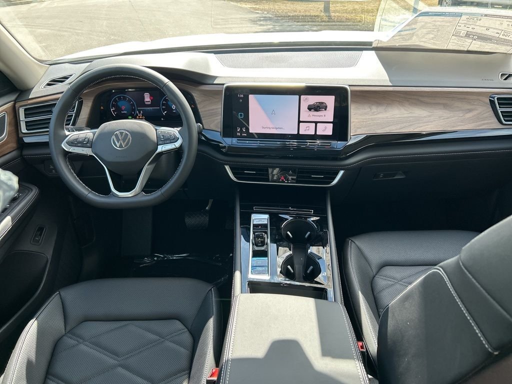 New 2026 White/off-white Volkswagen SE w/Technology image 10