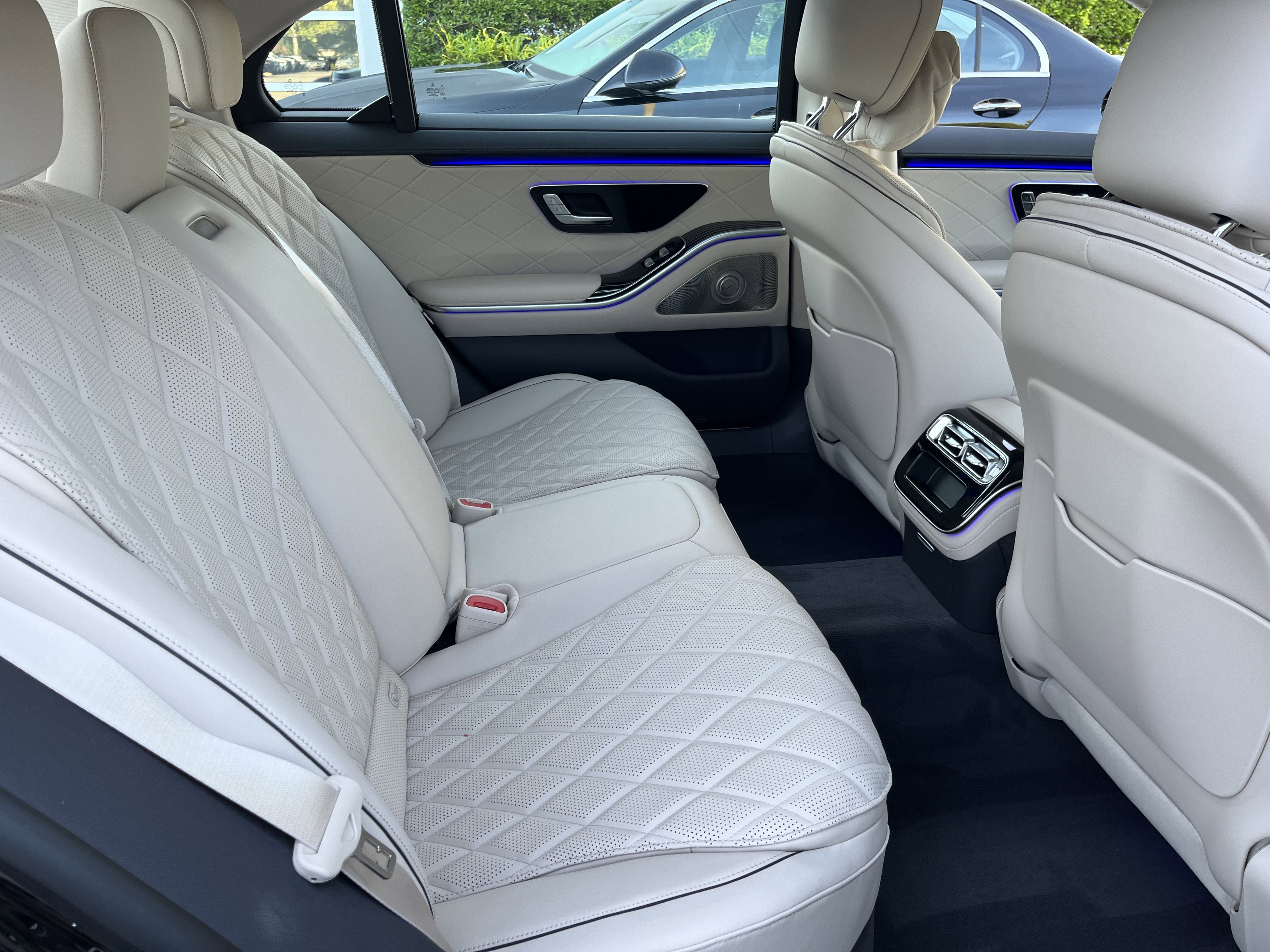 New 2026 Black Mercedes-Benz S 580e image 22