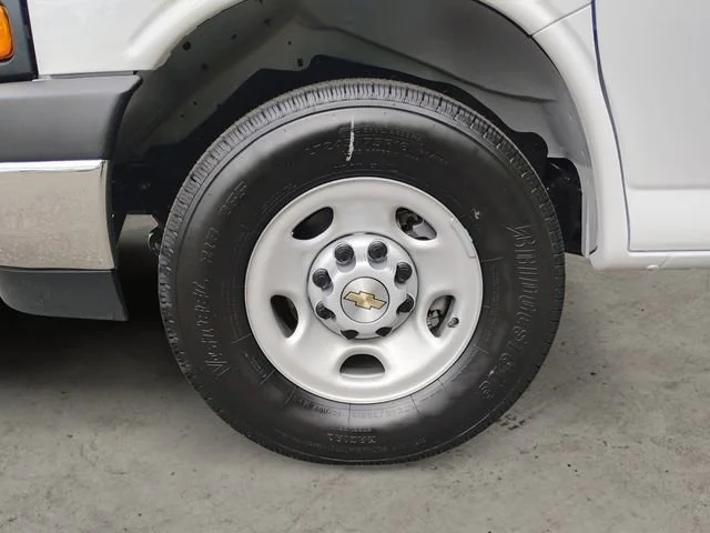 2025 Chevrolet Express Cargo Work Van - Photo 14