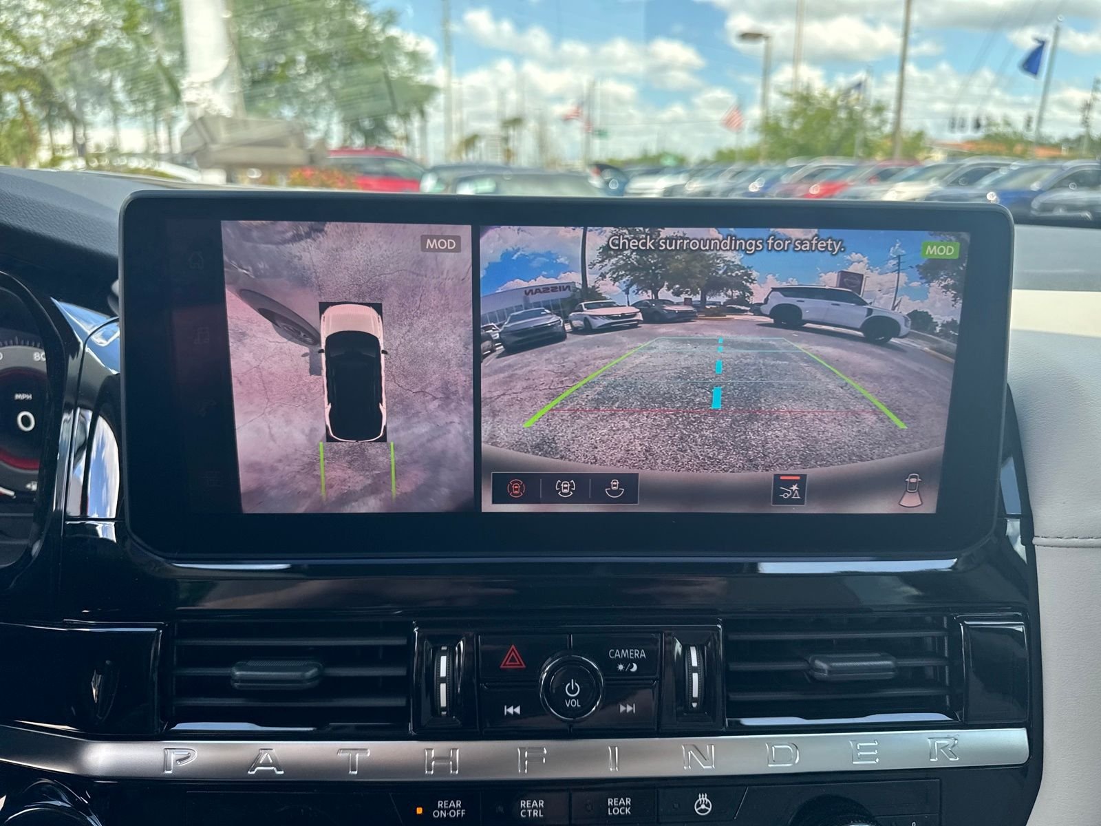 New 2026 Nissan Pathfinder SL 4D Sport Utility