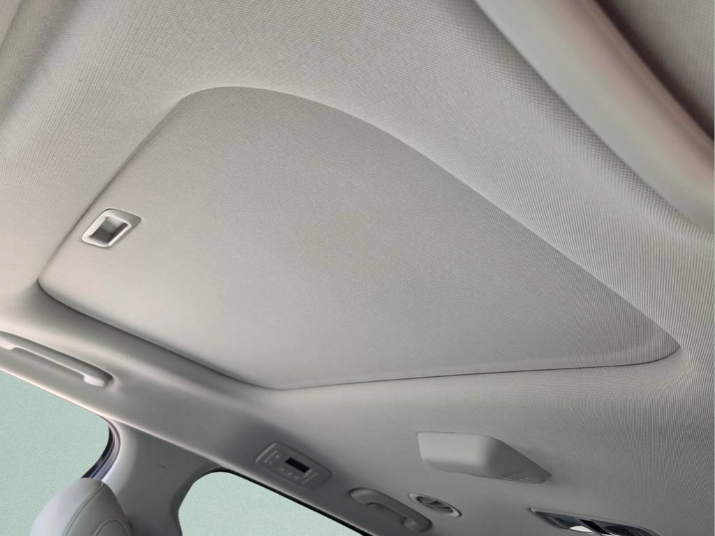 New 2027 Snow White Pearl Kia SX image 20