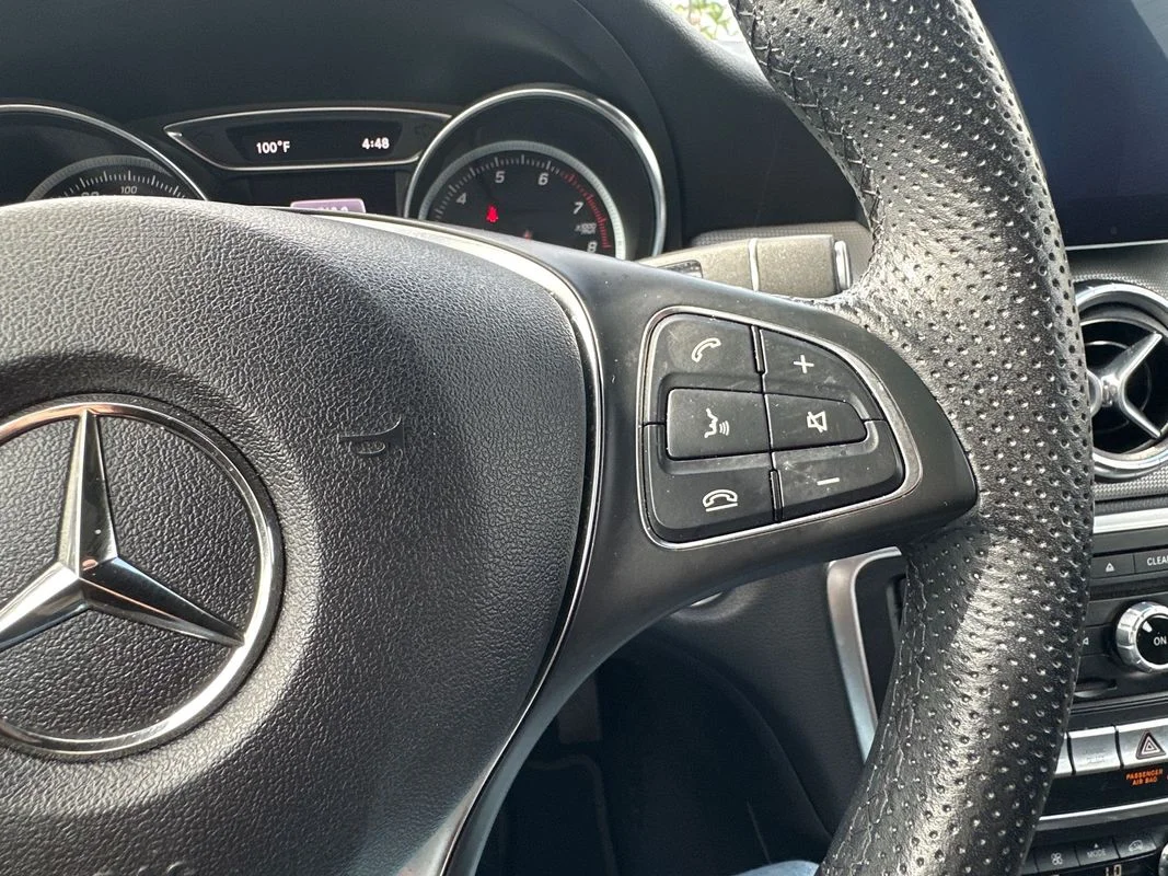 Used 2019 Black Mercedes-Benz 4MATIC® image 17