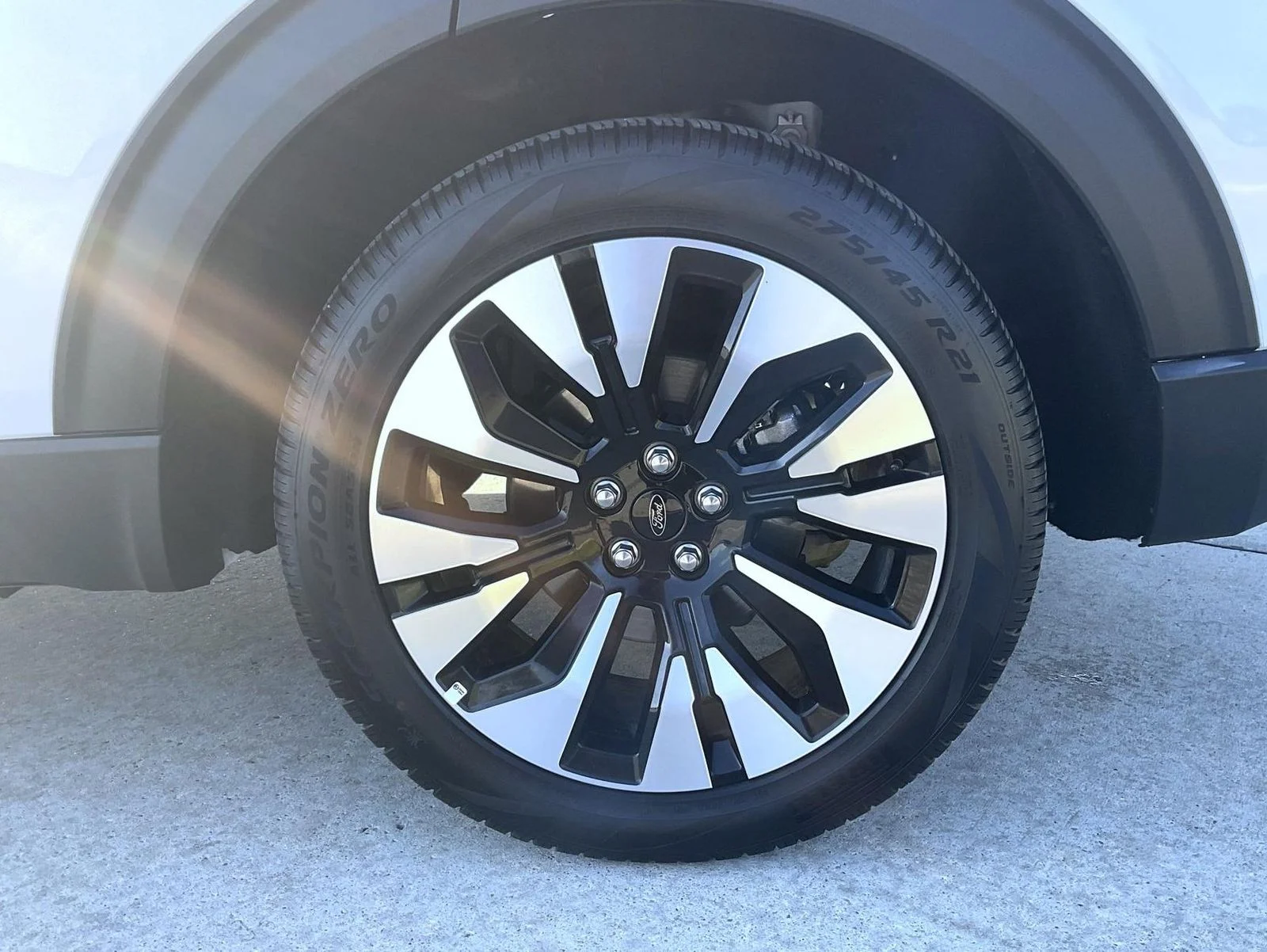 Used 2025 White Ford Platinum image 24