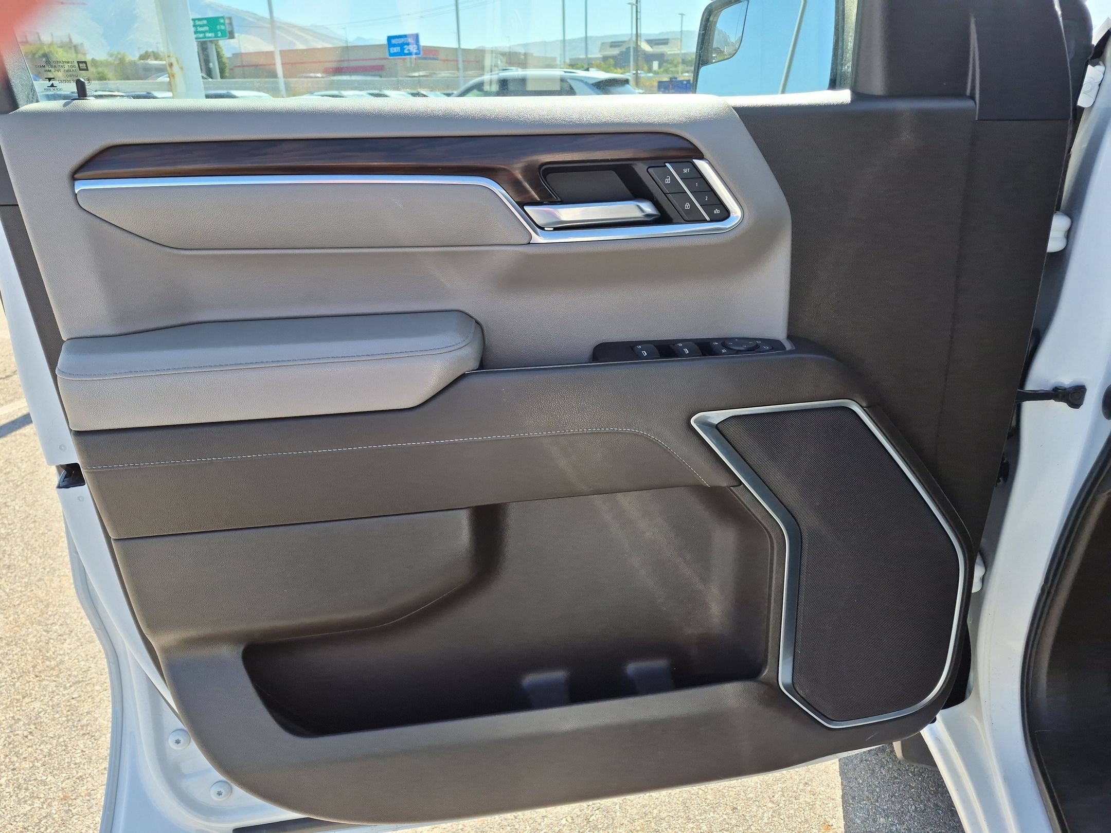 Used 2022 Summit White GMC SLT image 12
