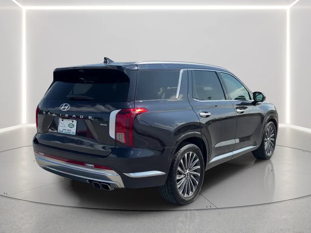 Used 2024 White Hyundai Calligraphy image 5