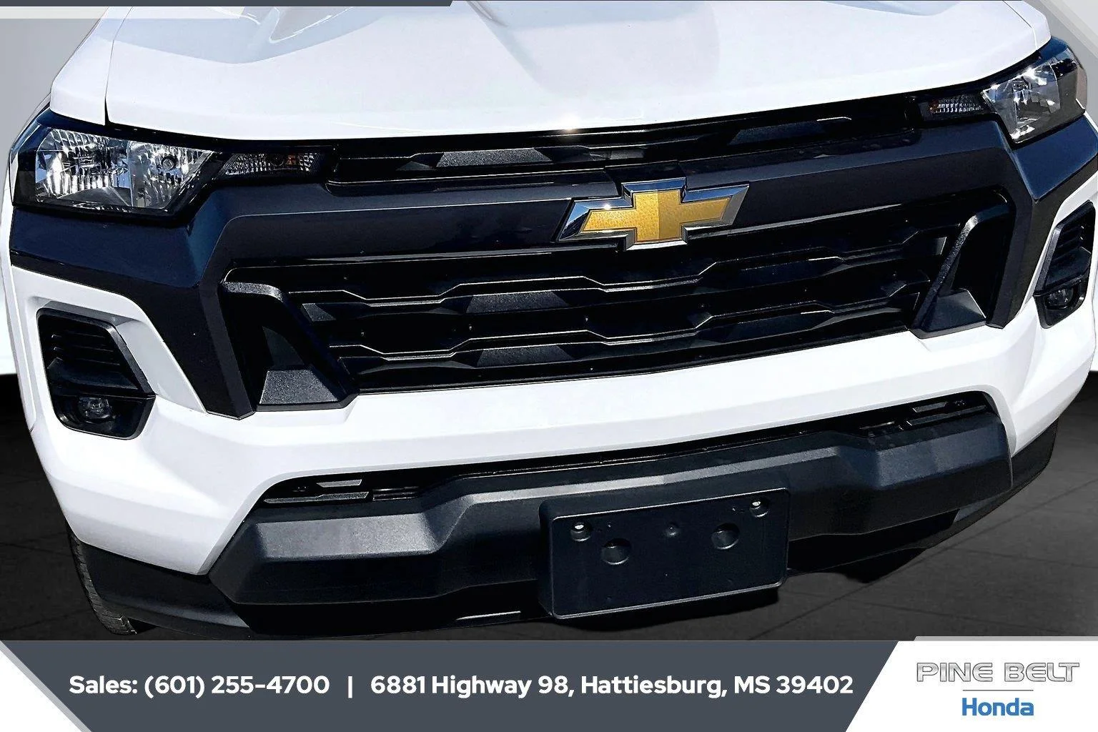 Used 2024 Summit White Chevrolet 4WD LT image 21