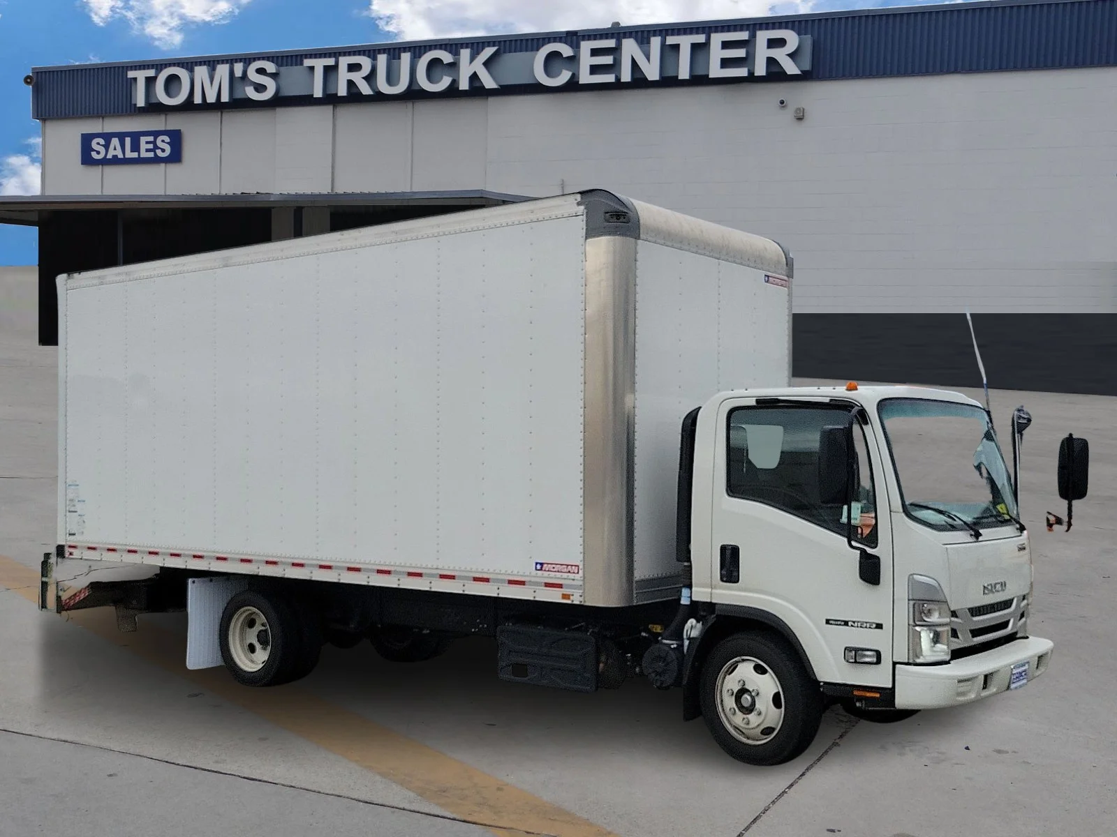 2024 Isuzu NRR's photo