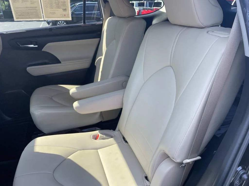 Used 2021 Brown Toyota XLE image 16