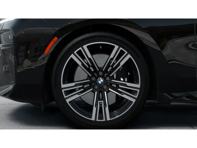 2026 BMW 7 Series 760i - Photo 7