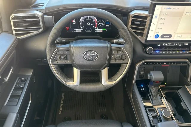 New 2026 Wind Chill Pearl <sup>1</sup> Toyota  Platinum image 15
