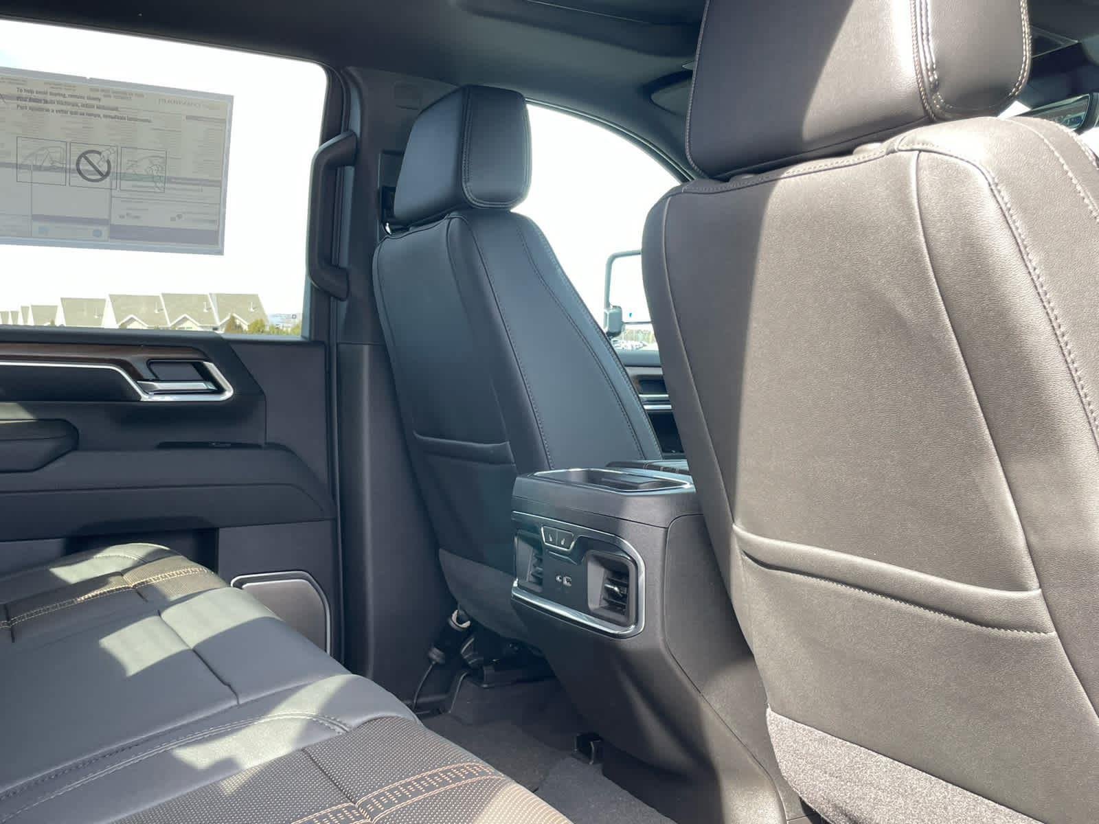 2026 Chevrolet Silverado 3500 HD High Country - Photo 40