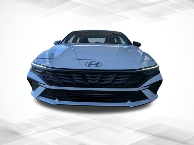 Used 2025 White Hyundai SEL Sport image 8
