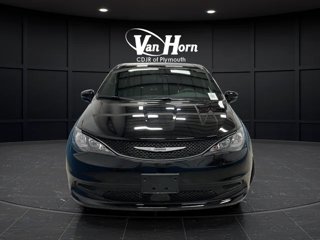 New 2026 Diamond Black Crystal Pearl-Coat Exterior Paint Chrysler LX image 2