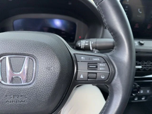 Used 2024  Honda EX-L image 11