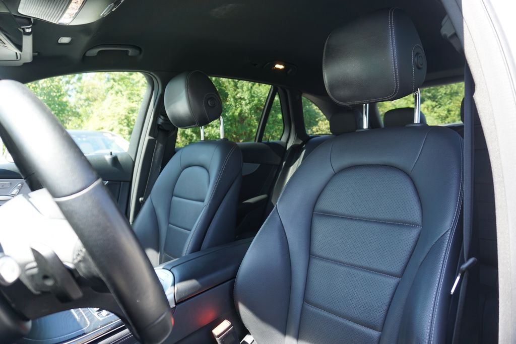 Used 2020 Polar White Mercedes-Benz GLC 300 image 13