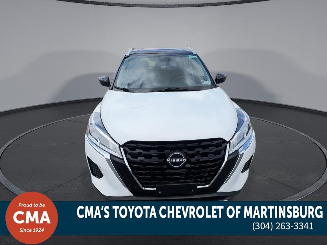 Used 2024 Aspen White Tricoat/Super Black Nissan SV image 3