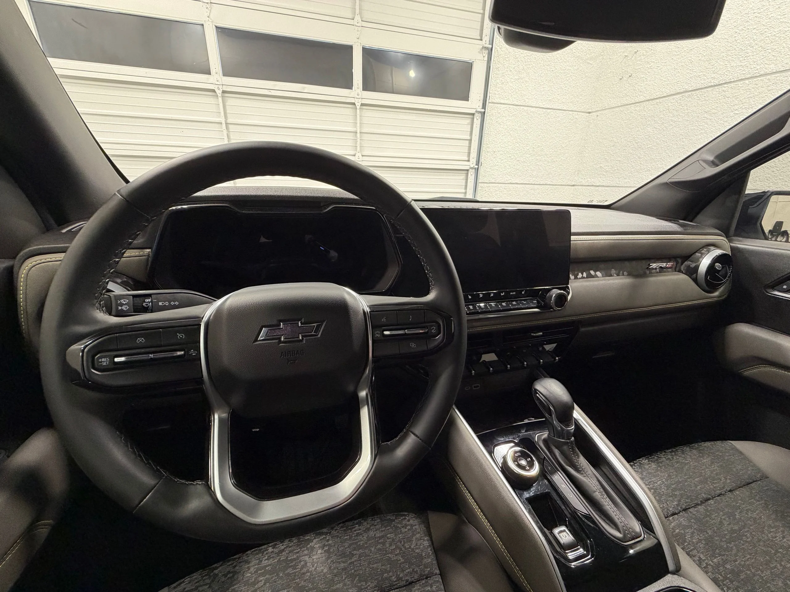 Used 2024 White Chevrolet ZR2 image 40