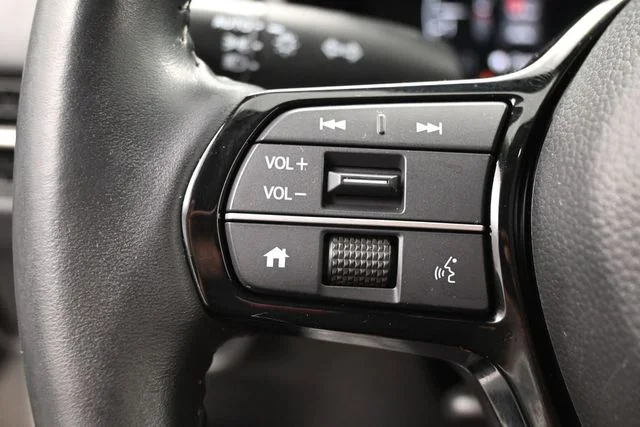 Used 2024 White Honda EX-L image 18