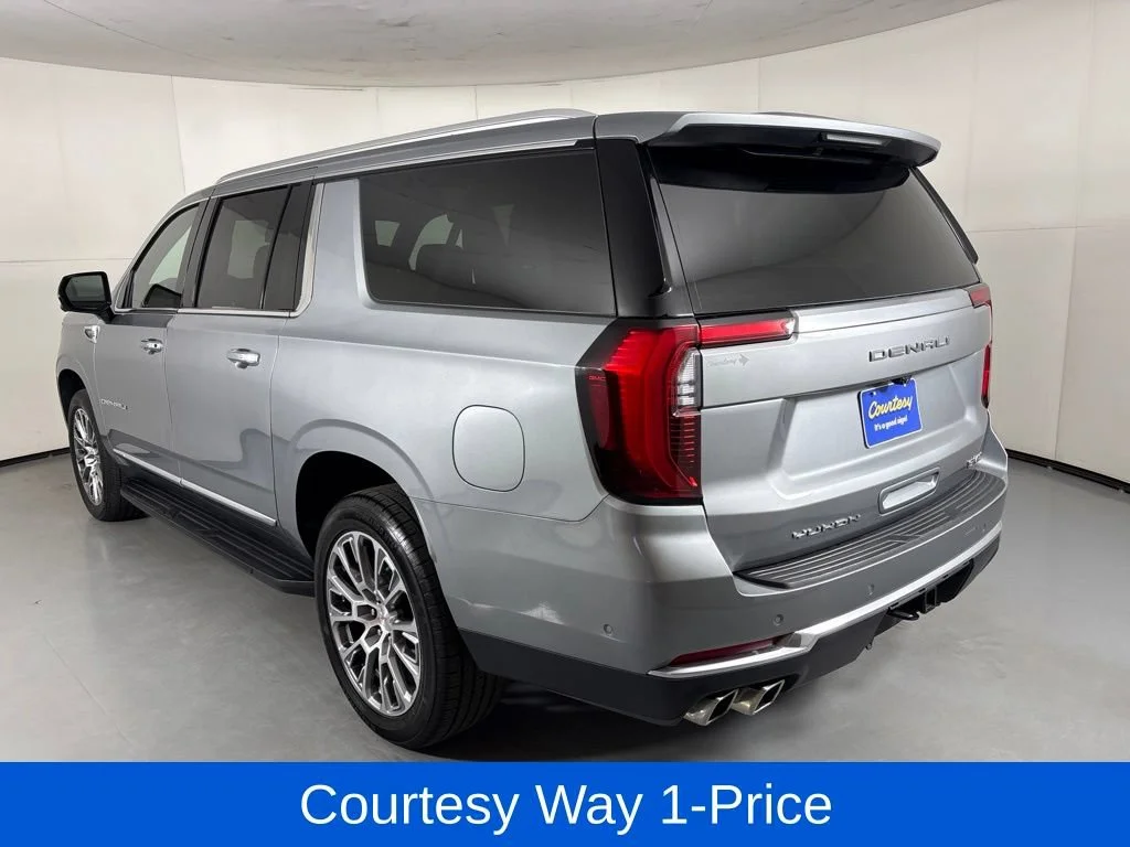 Used 2025 Sterling Metallic GMC Denali image 8