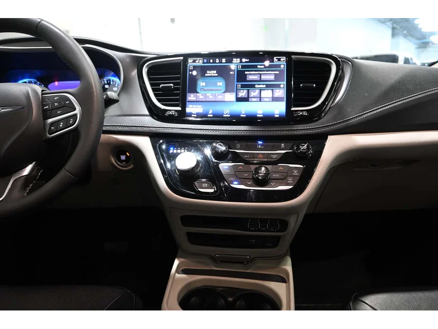 2022 Chrysler Pacifica Touring L - Photo 23