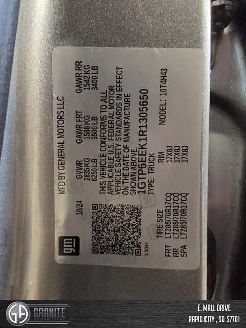 Used 2024 Sterling Metallic GMC AT4X image 31