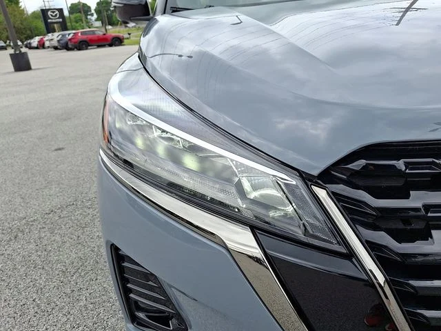 Used 2023 Gray Nissan SR image 11