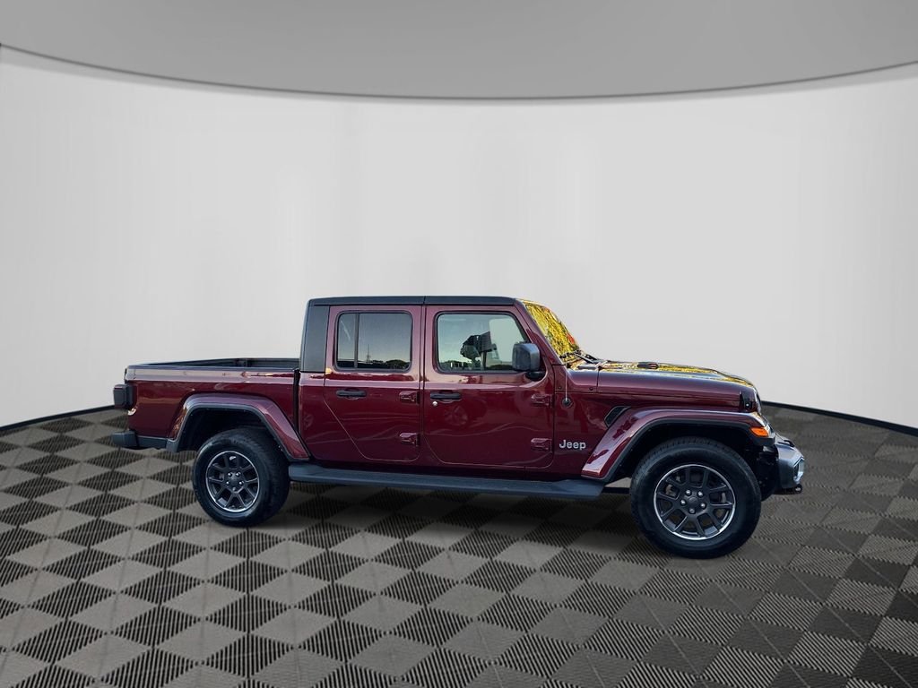 Used 2021  Jeep Overland image 8