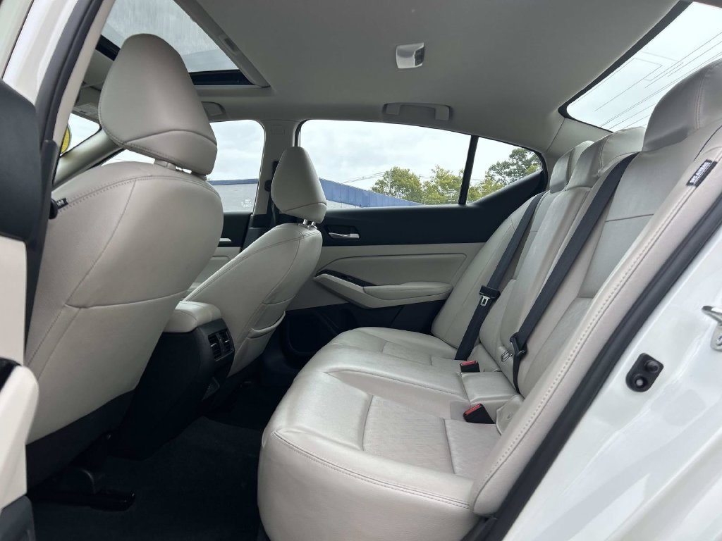 Used 2024 White Nissan 2.5 SL image 15