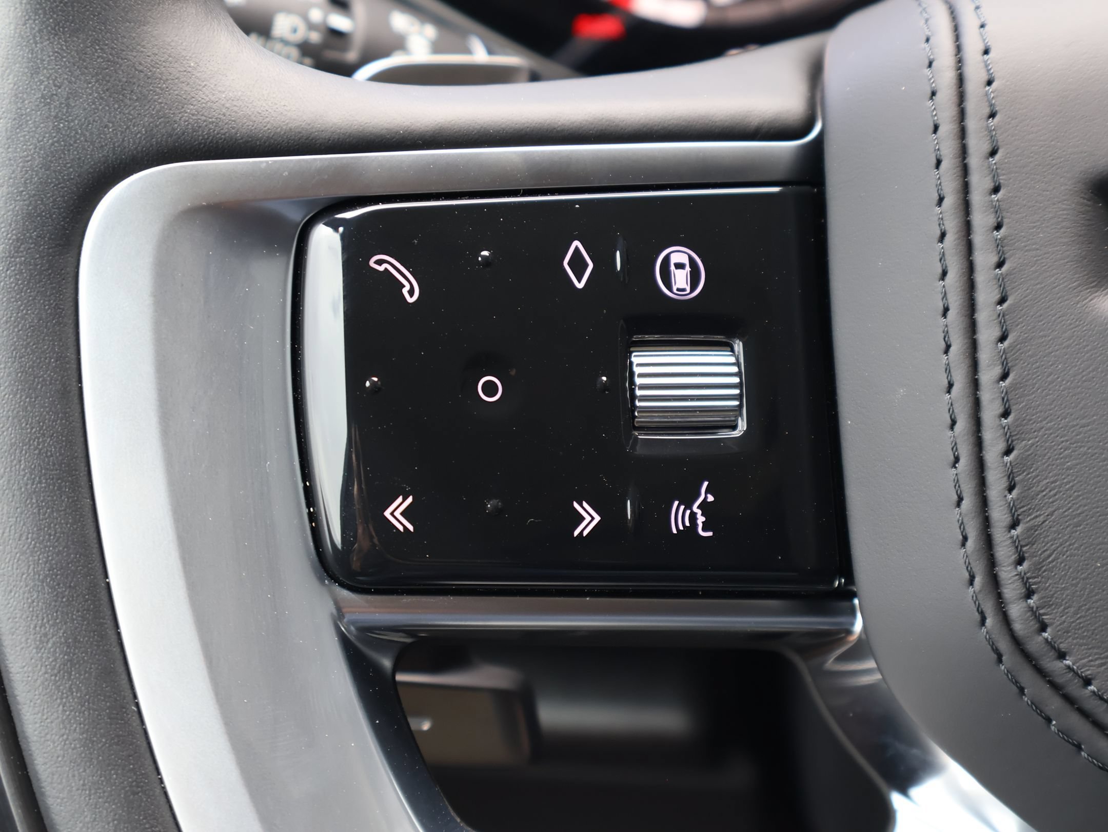 Used 2025 Eiger Gray Metallic Land Rover Autobiography image 18