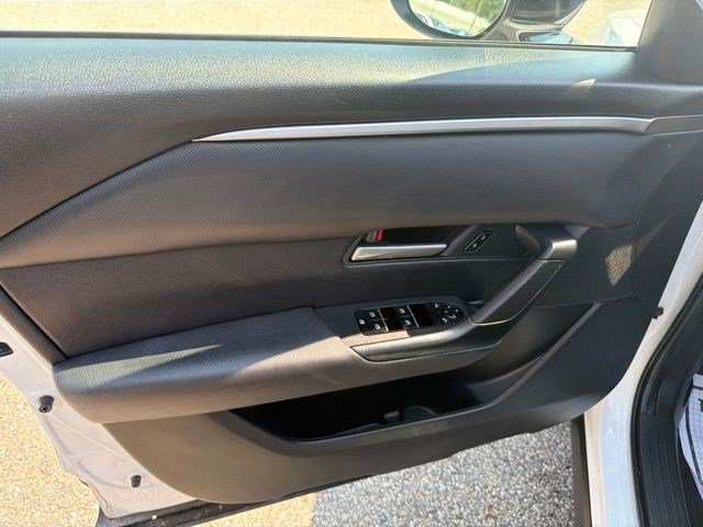 Used 2025 Wind Chill Pearl Mazda 2.5 S Preferred Package image 11