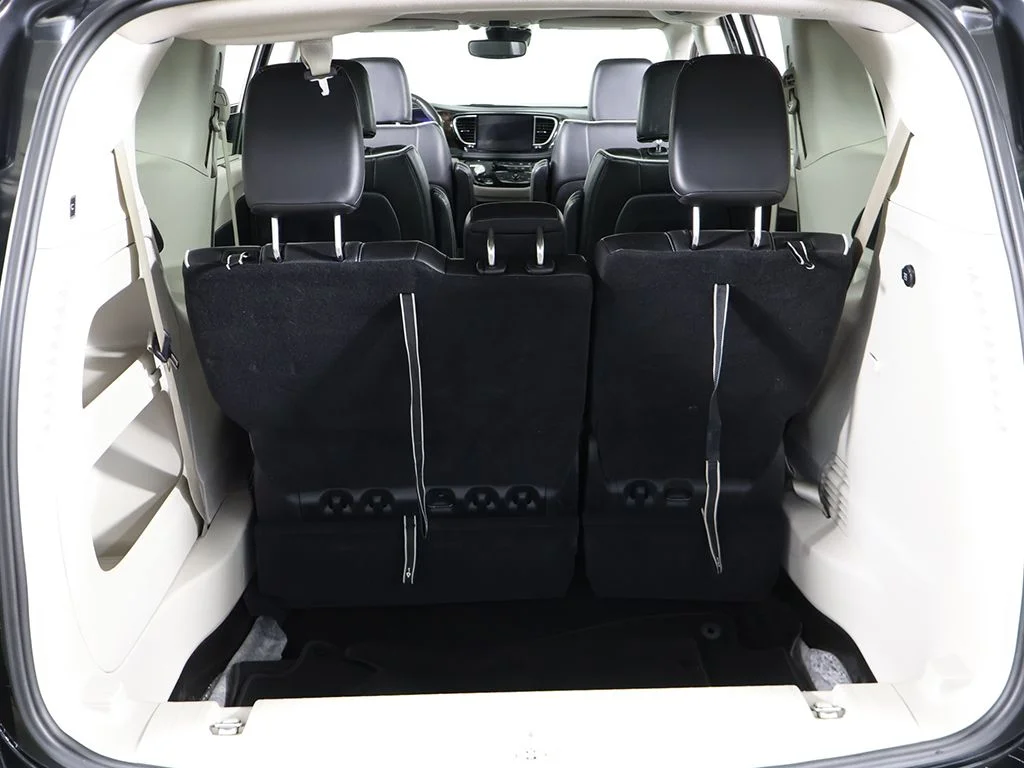 Used 2023 Black Chrysler Limited image 24