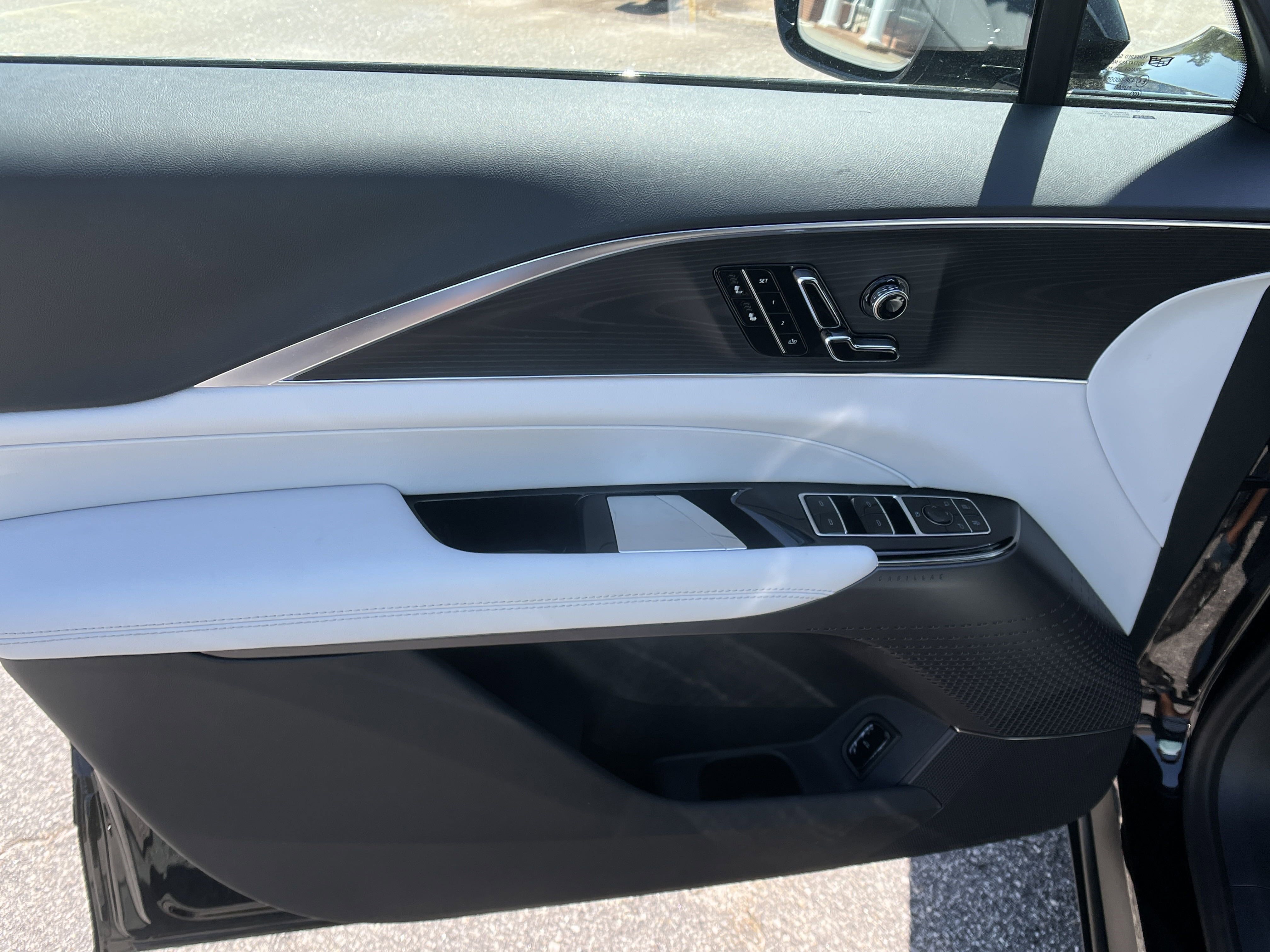 2025 Cadillac LYRIQ Luxury 1 - Photo 10