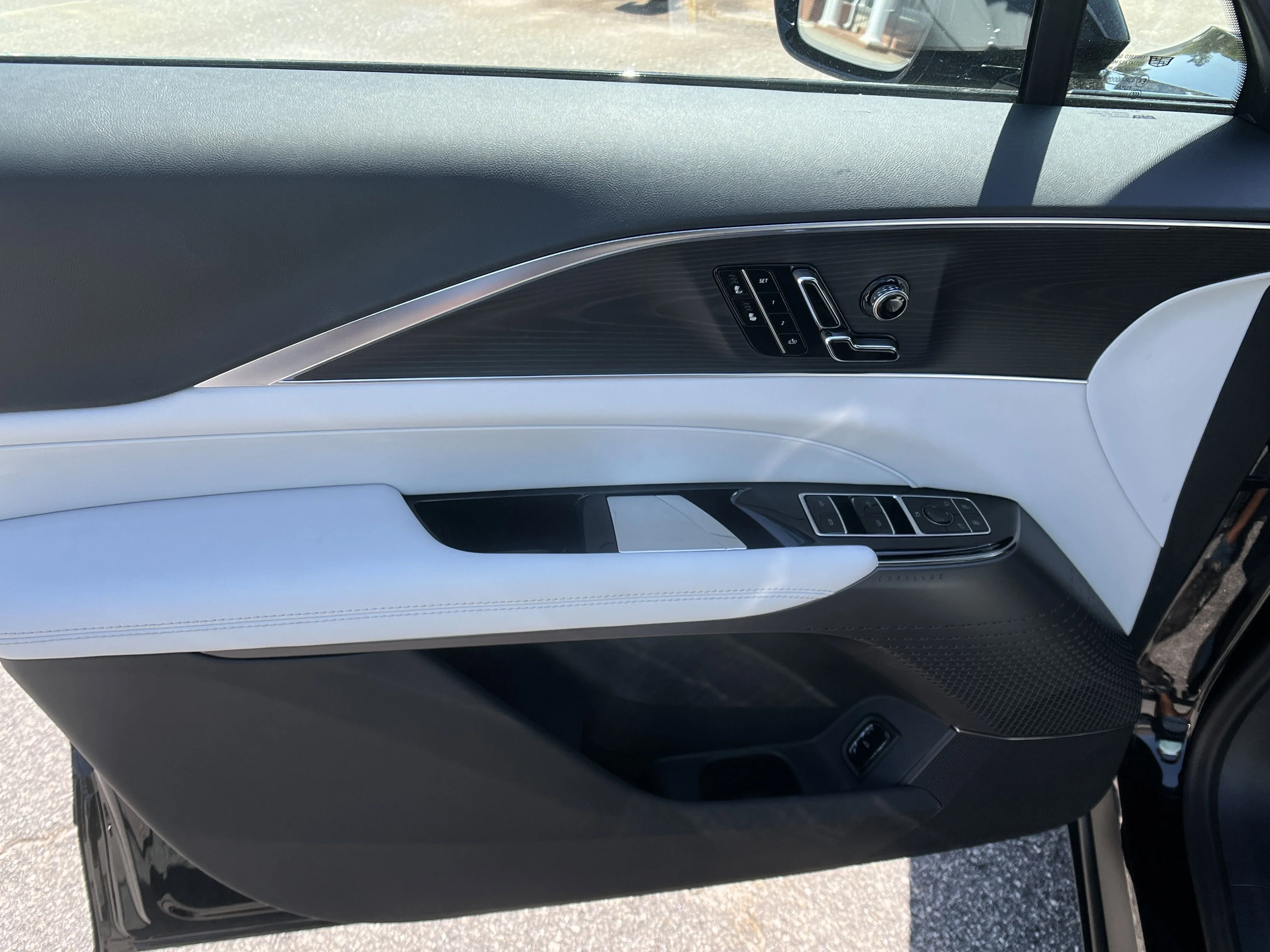 2025 Cadillac LYRIQ Luxury 1 - Photo 10