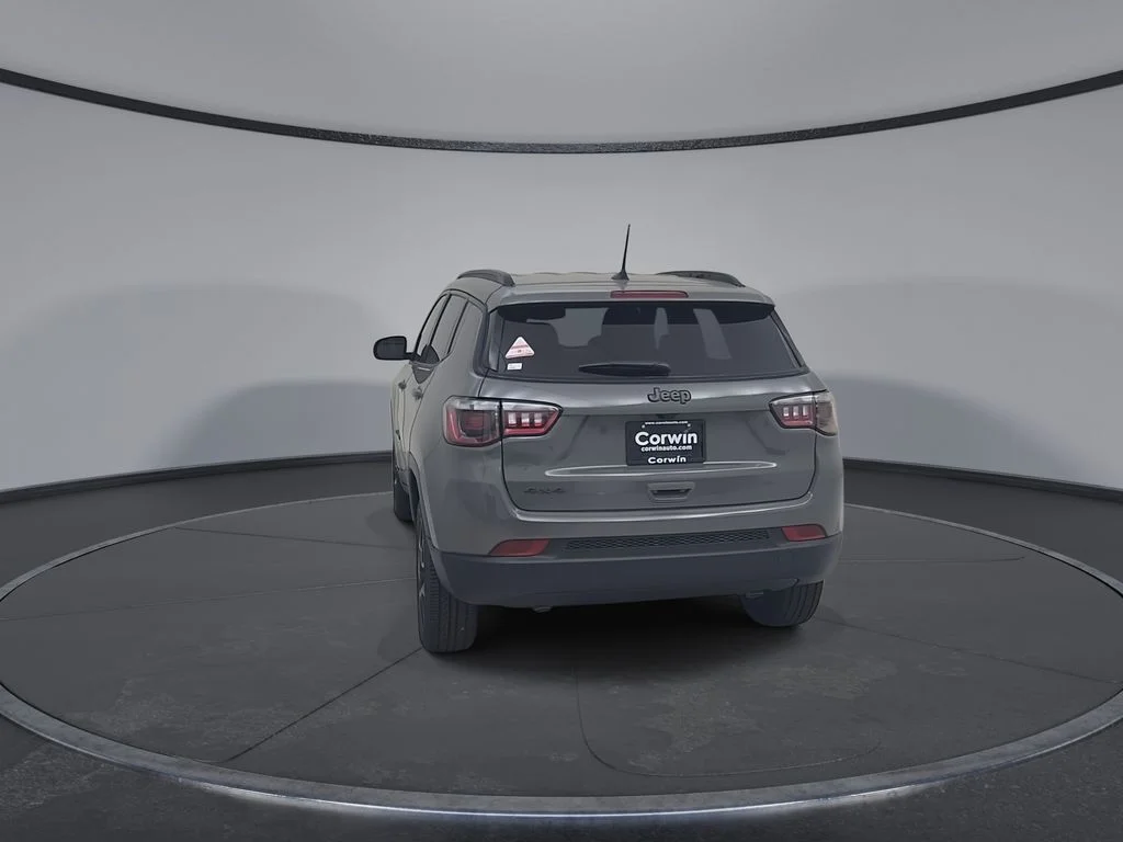 New 2026 Sting-Gray Clearcoat Jeep Latitude image 12