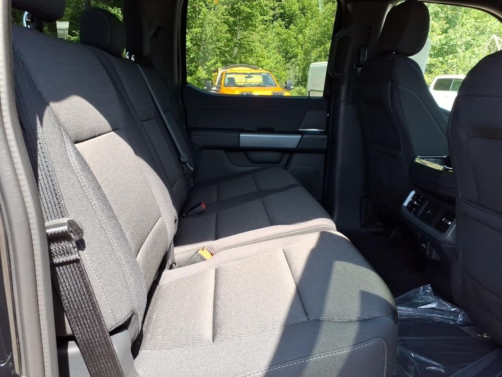 New 2026 Agate Black Metallic Ford XLT image 15